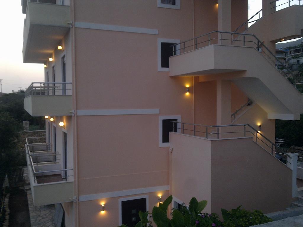 Hotel Imperial Dhërmi Exterior foto
